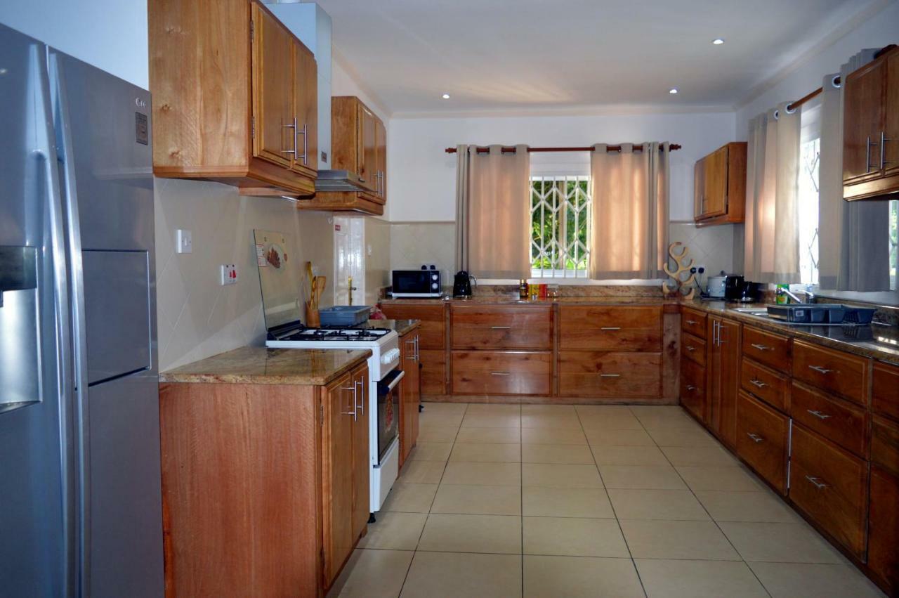 Sundown Beach Villa Glacis  Luaran gambar